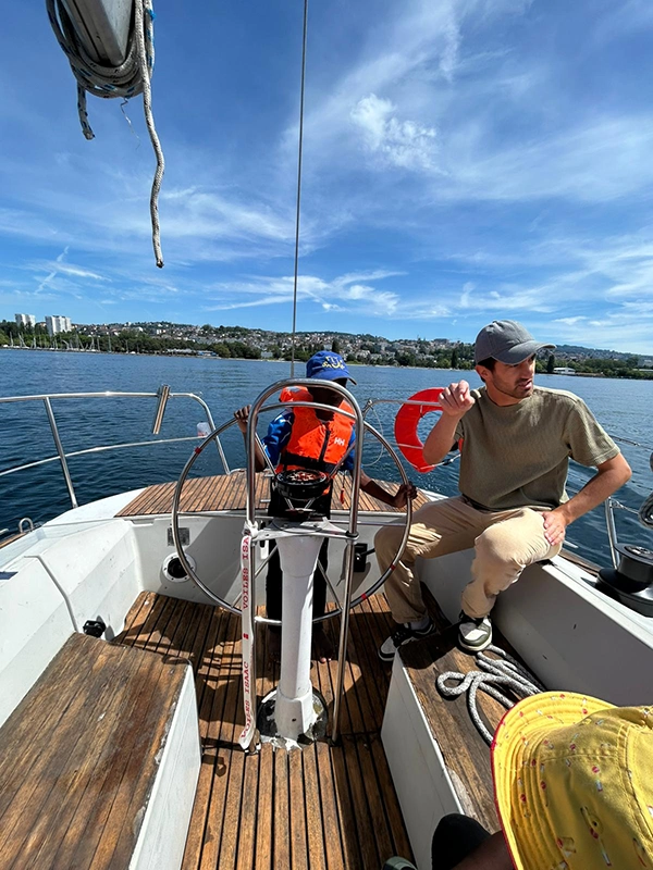 Photo de Jonas à bord du Kumari